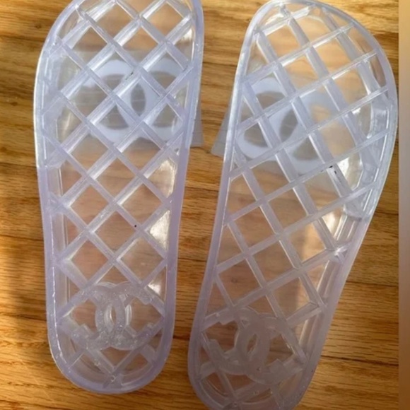 Authentic Gucci Clear Sandals - Picture 2 of 4